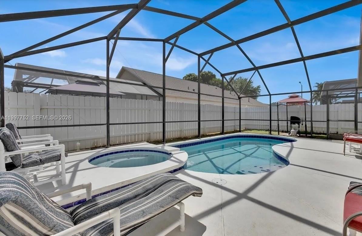 2515 La Jolla Trl - Photo 2 of 19