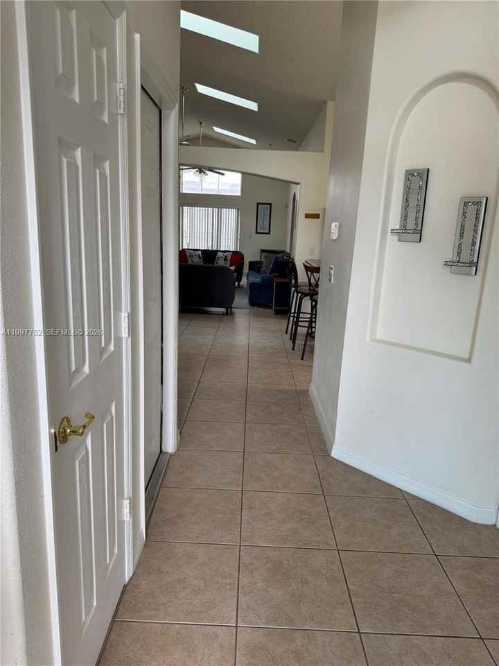 2515 La Jolla Trl - Photo 6 of 19