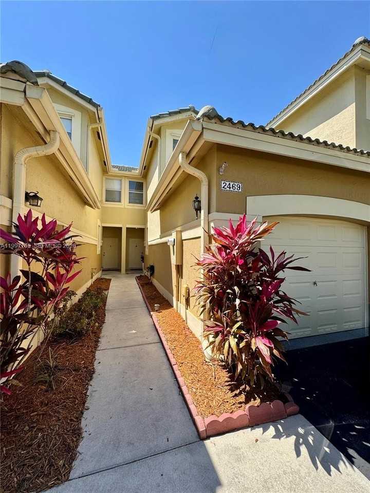2469 Cordoba Bnd #2469 - Photo 4 of 44