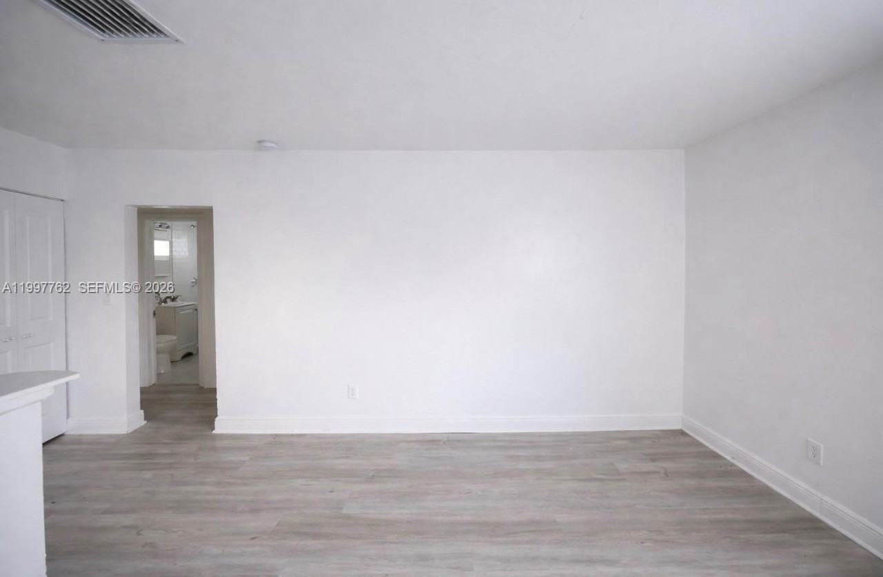 1070 Ne 80th St #1 - Photo 5 of 9