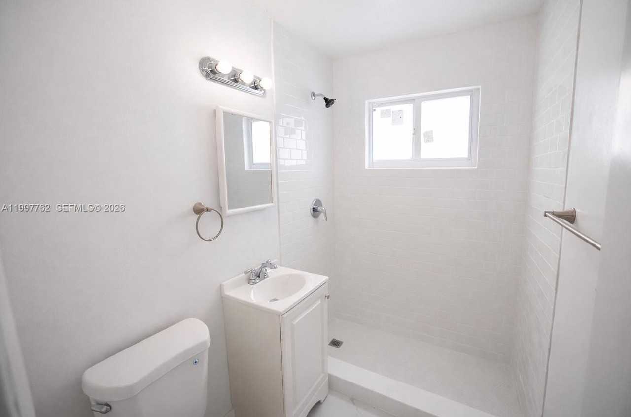 1070 Ne 80th St #1 - Photo 6 of 9