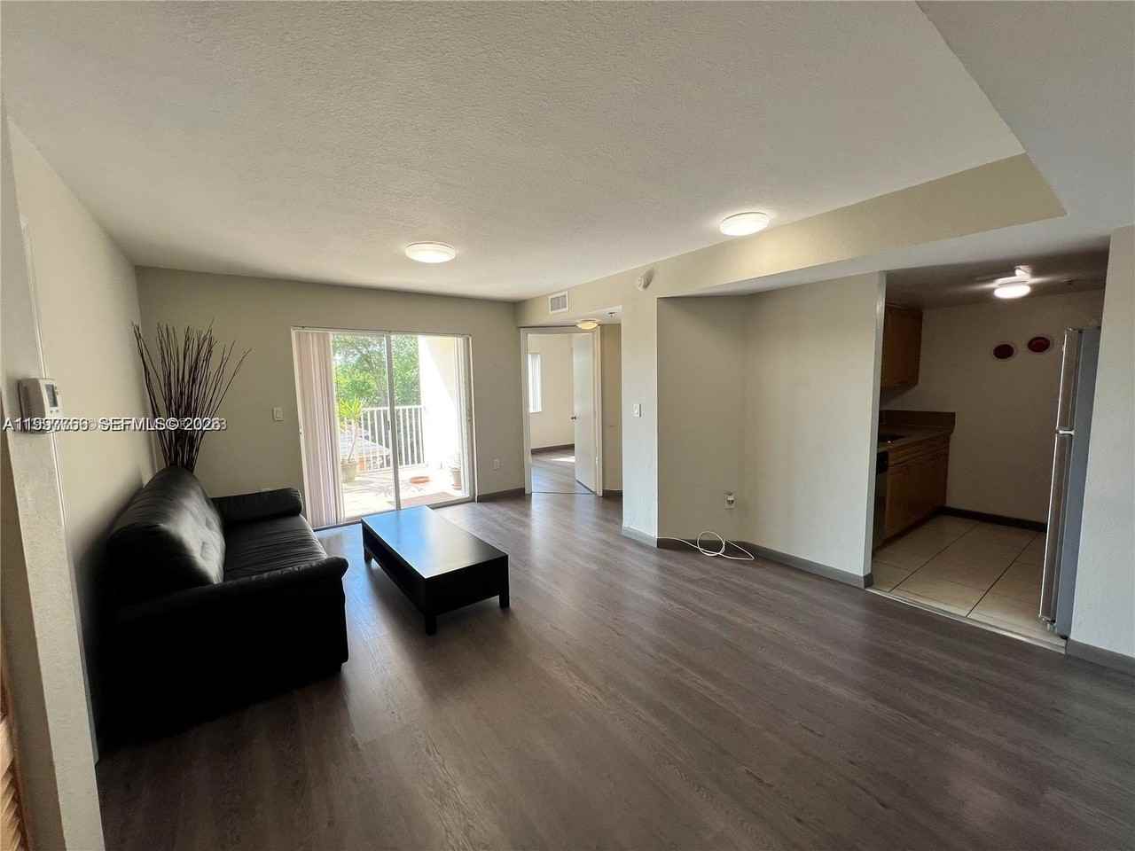 637 Sw 3rd St #306 - Photo 3 of 19