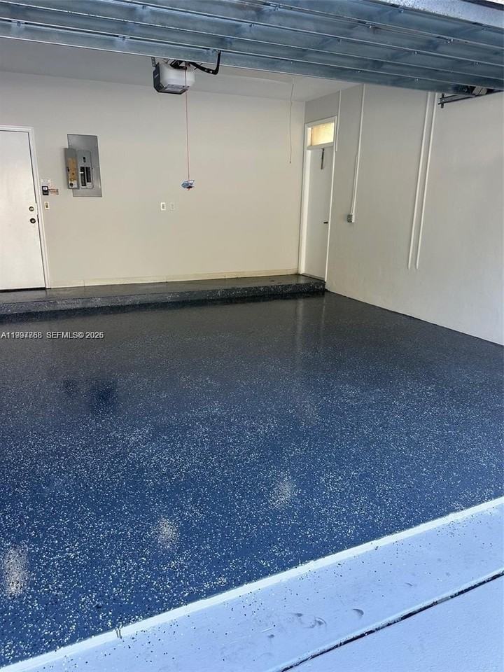 10084 Lexington Estates Blvd - Photo 2 of 21