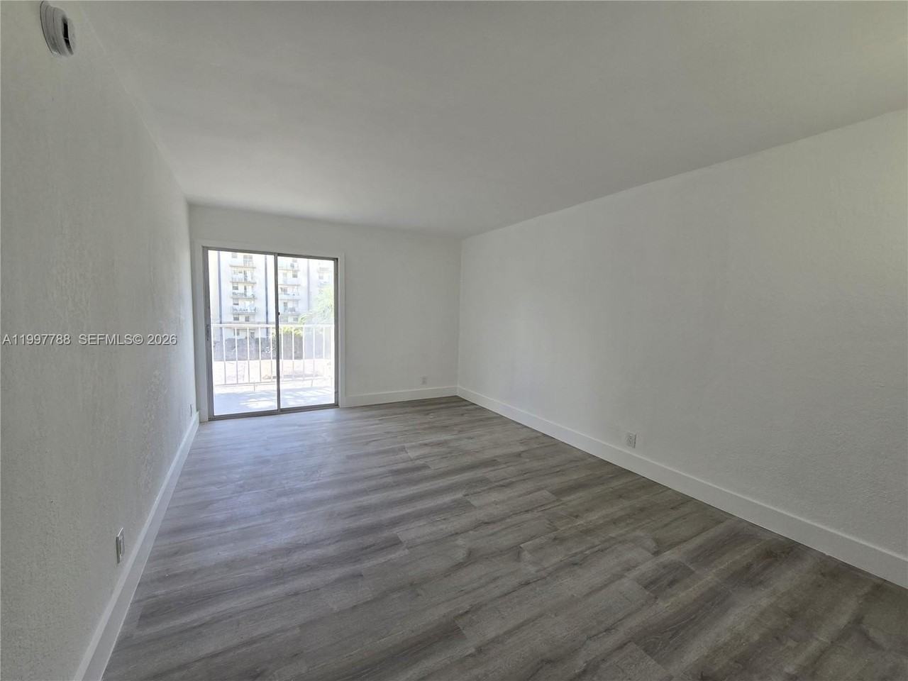 4550 Nw 9th St #311E