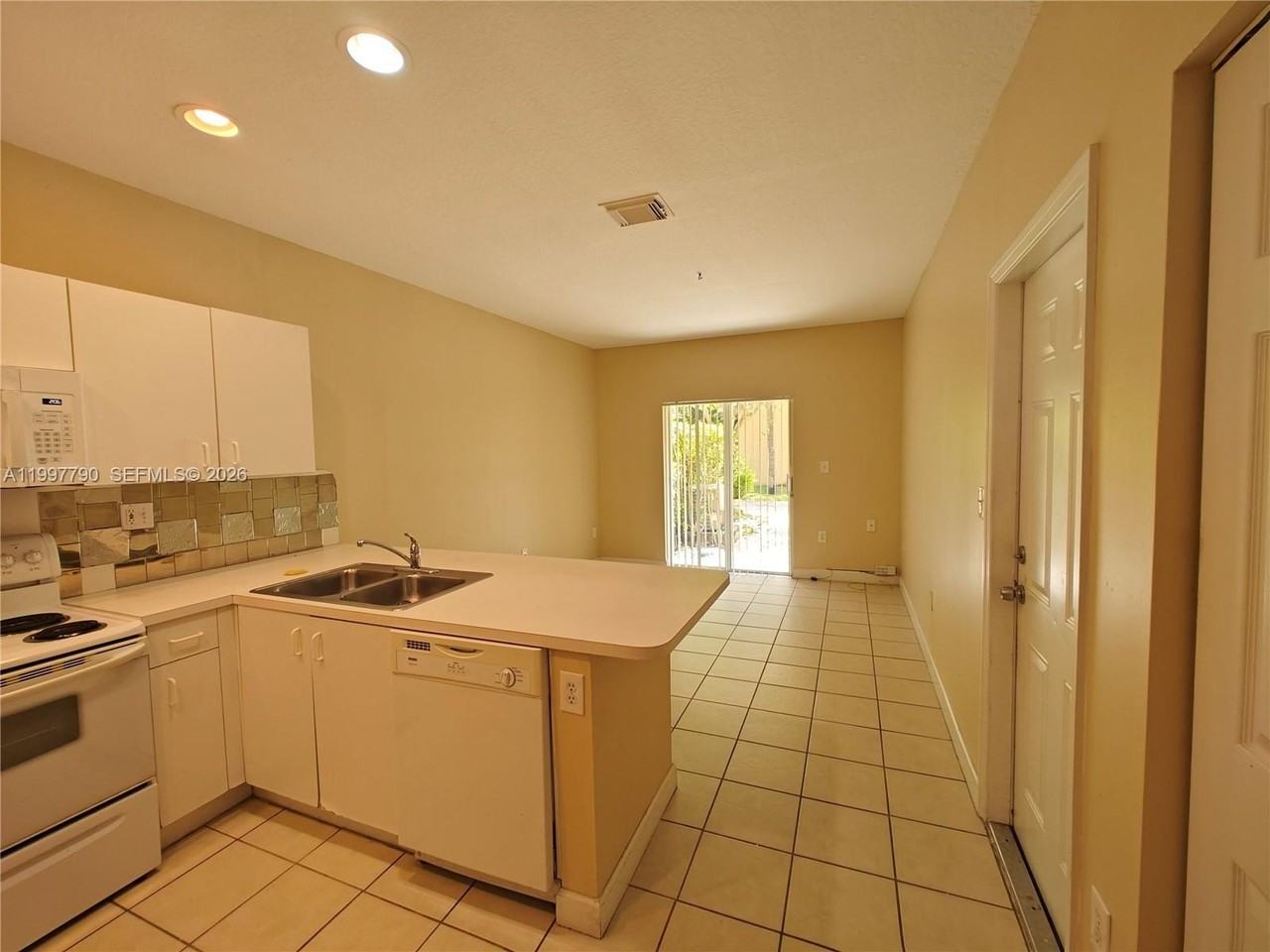 11252 Sw 230th Ter #11252 - Photo 5 of 28