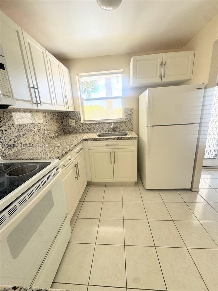 8200 Sunrise Lakes Blvd #207 - Photo 4 of 12