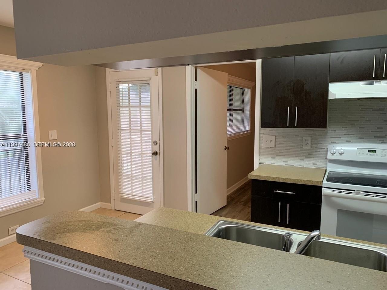 3932 Nw 87th Ave #3932 - Photo 5 of 27