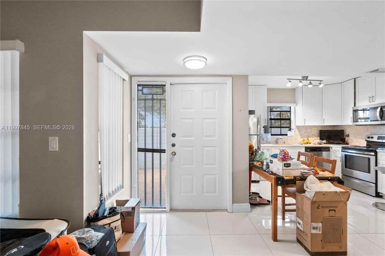 6211 Sw 138th Ct #B - Photo 6 of 24