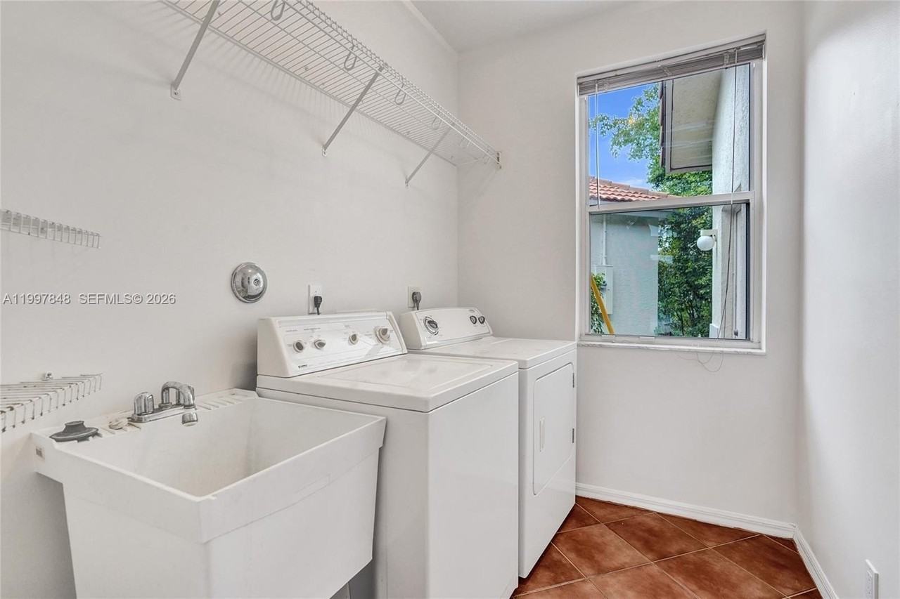 10800 Haydn Dr #0 - Photo 5 of 36