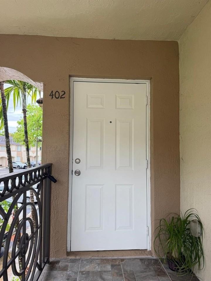 6676 Sw 115th Ct #402 - Photo 5 of 30