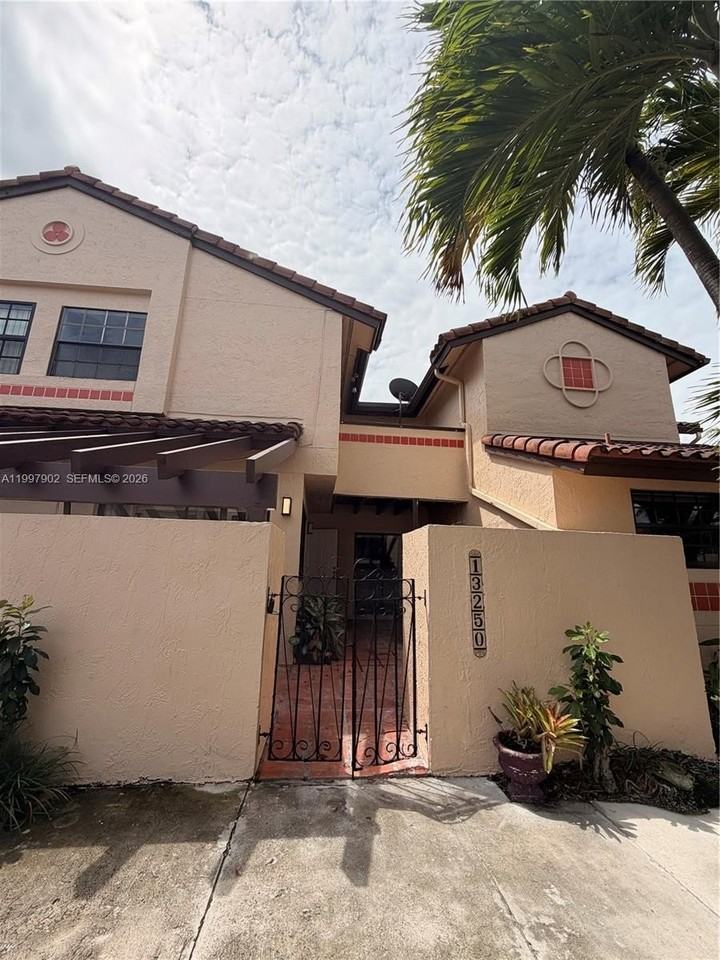 13257 Sw 113th Ter #13257 - Photo 2 of 2