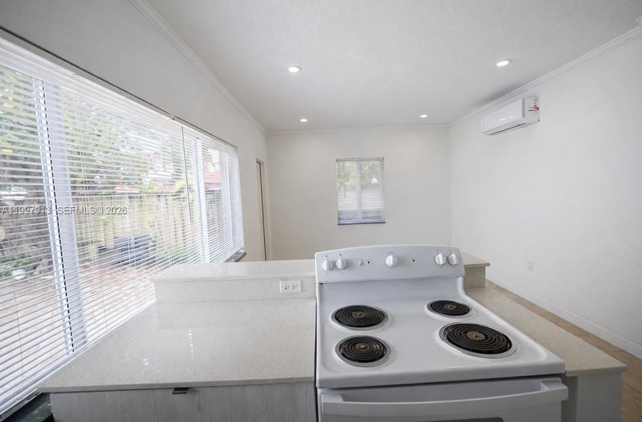 572 Ne 67th St #5 - Photo 2 of 11