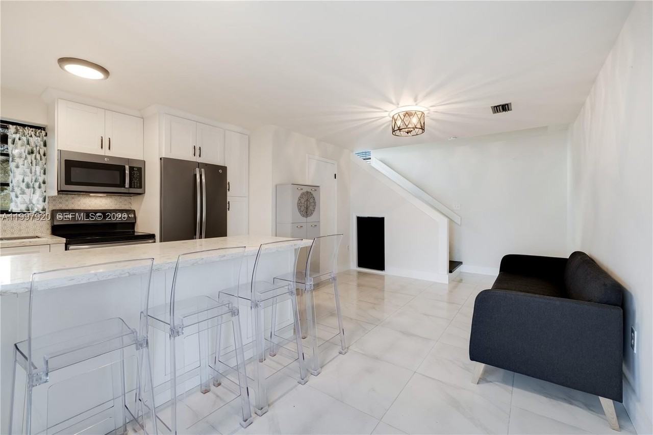 2801 Sw 106th Ave #2801 - Photo 3 of 26