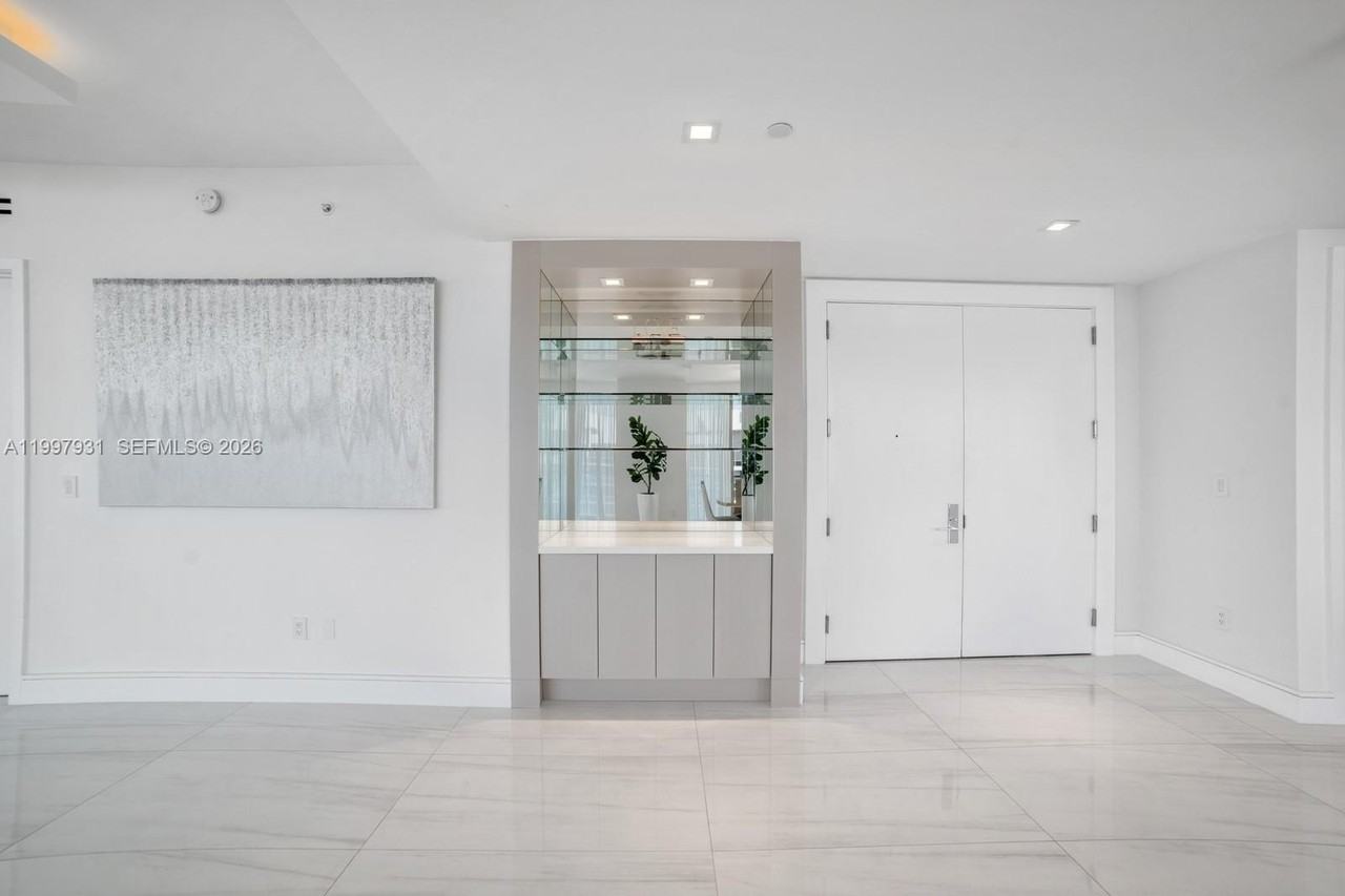 10203 Collins Ave #2501 - Photo 6 of 37