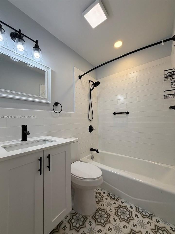 2041 Nw 81st Ave #426 - Photo 7 of 14