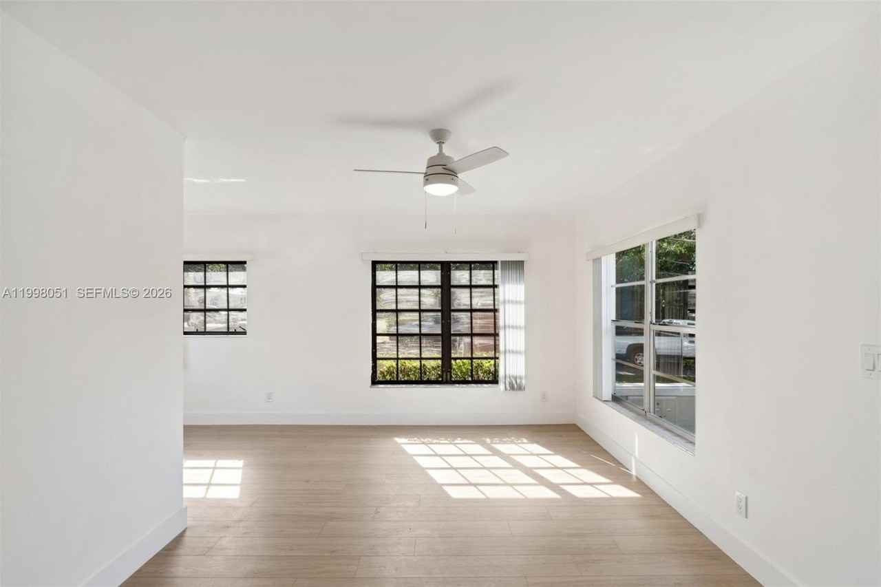 221 Antiquera Ave #8 - Photo 4 of 28
