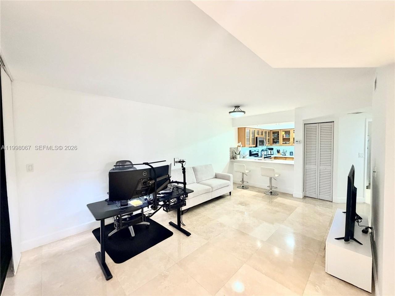 15405 Miami Lakeway N #207 - Photo 5 of 34