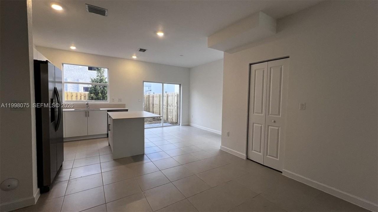 15583 Sw 277th Ter #15583 - Photo 6 of 27