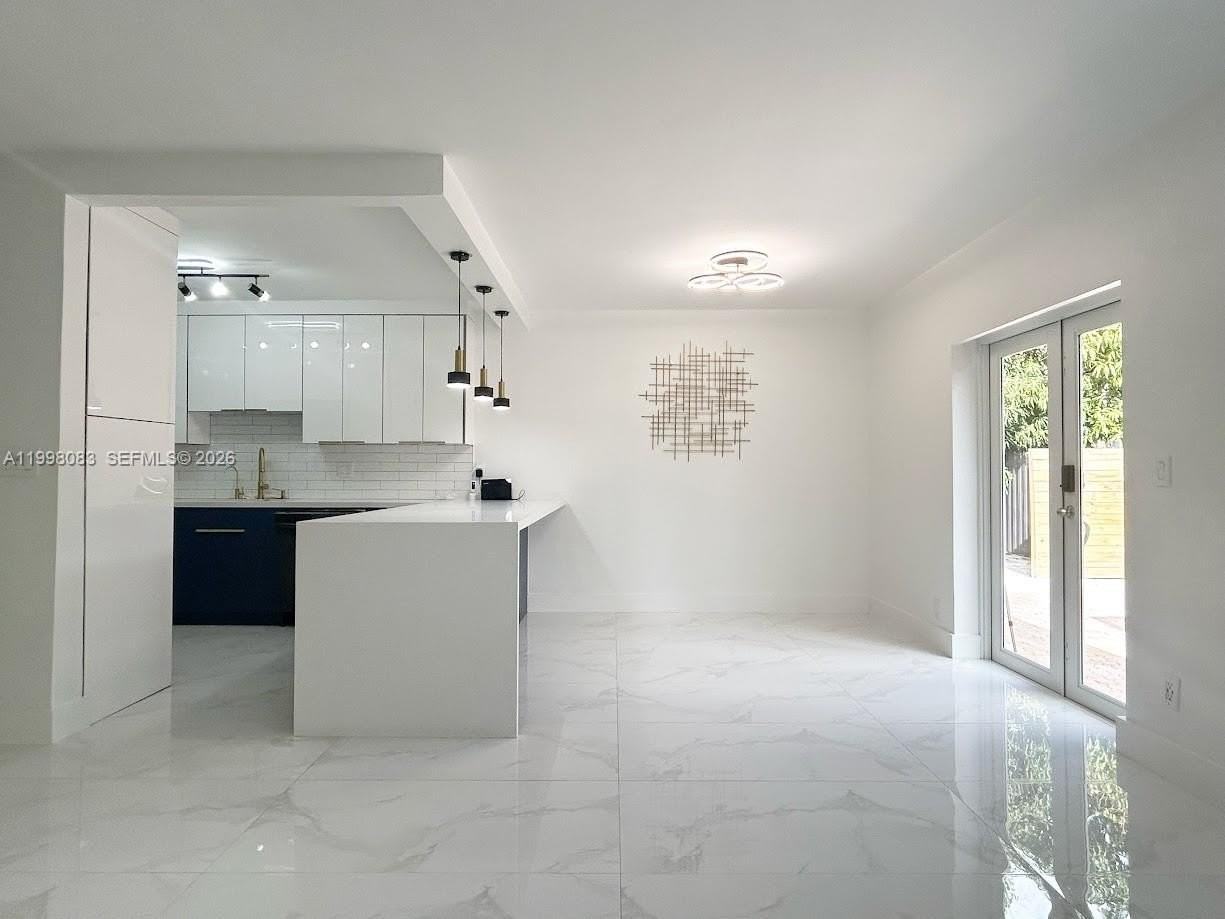 16082 Ne 9th Ct - Photo 7 of 15