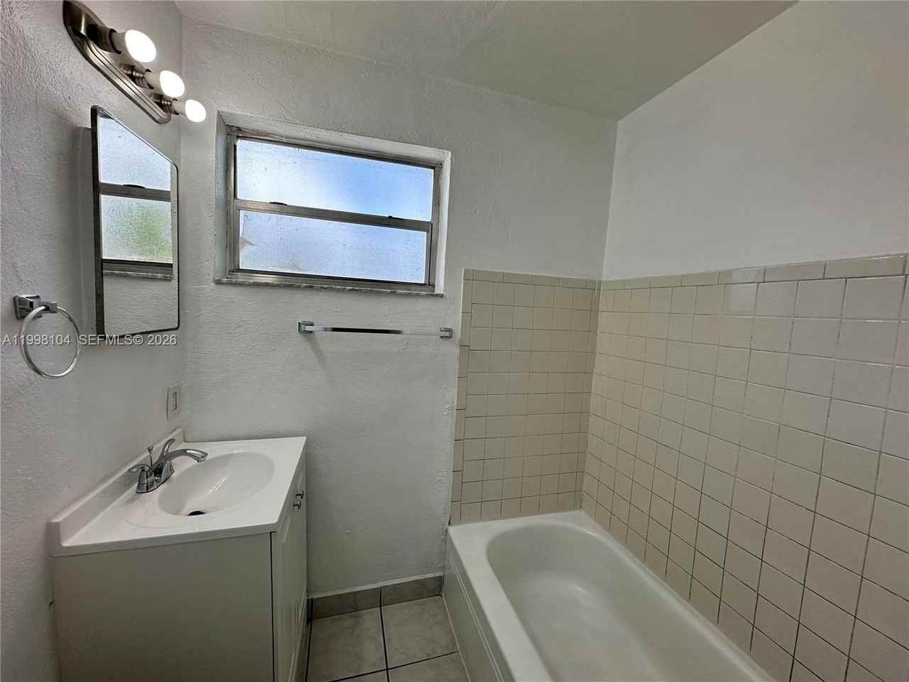 701 Nw 7th Ave #1 - Photo 5 of 9