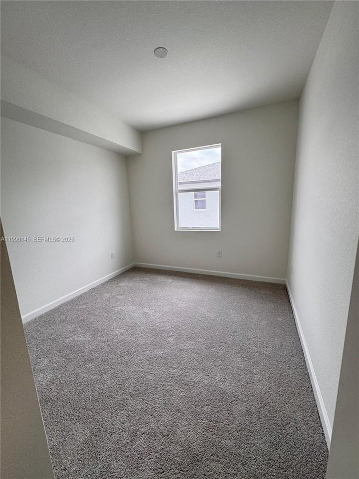 15671 Sw 280th St #1 - Photo 5 of 10