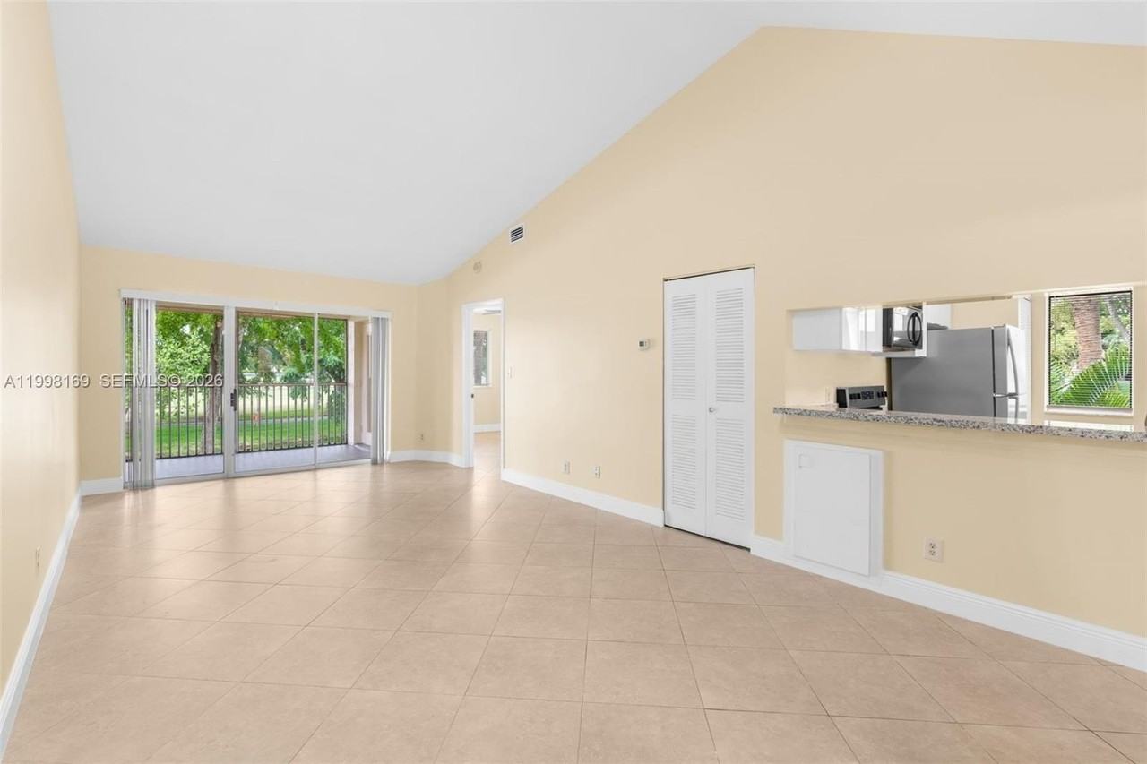 1139 Coral Club Dr #1139 - Photo 3 of 26