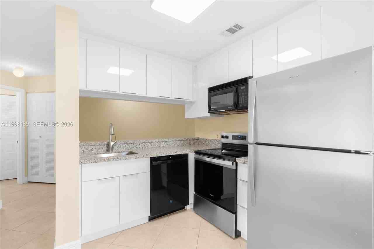 1139 Coral Club Dr #1139 - Photo 6 of 26