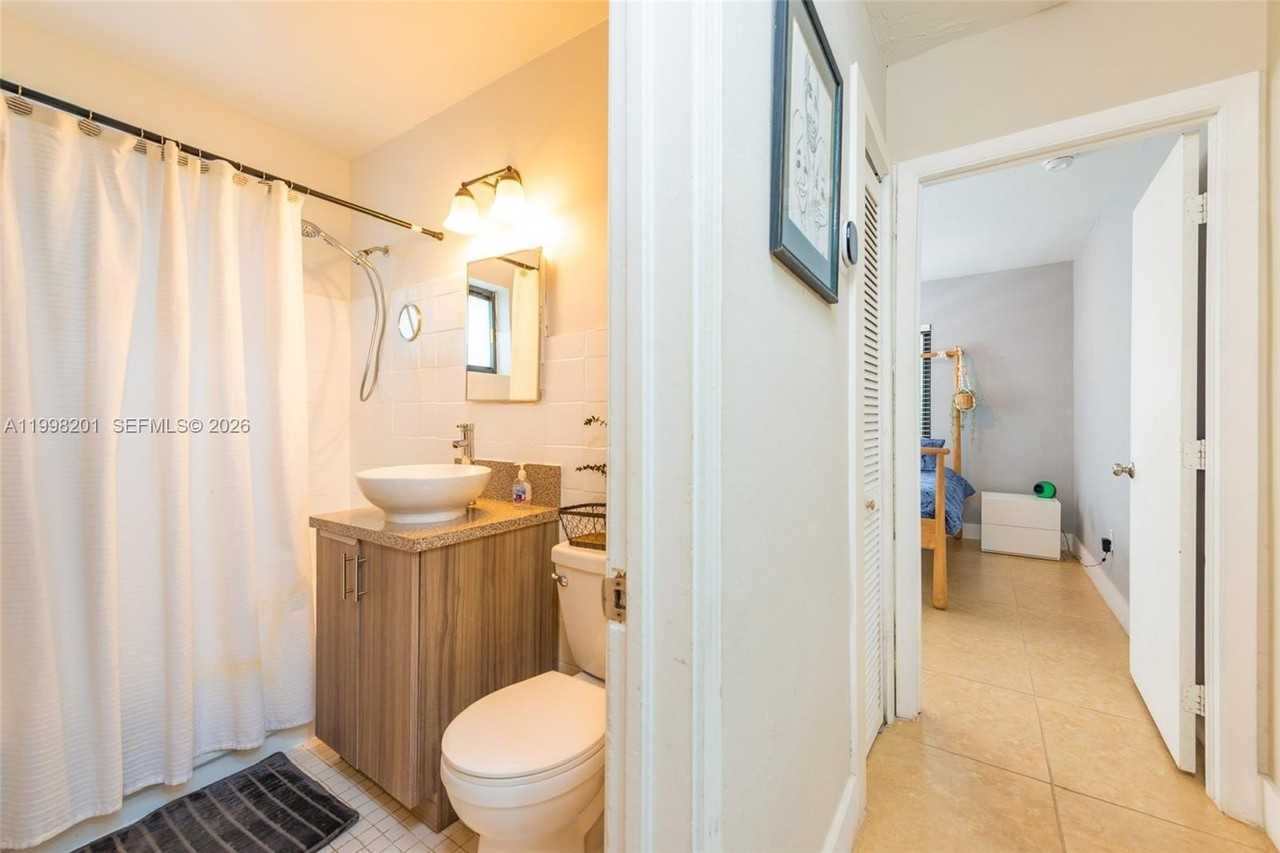 2925 Nw 11th Ave - Photo 7 of 24