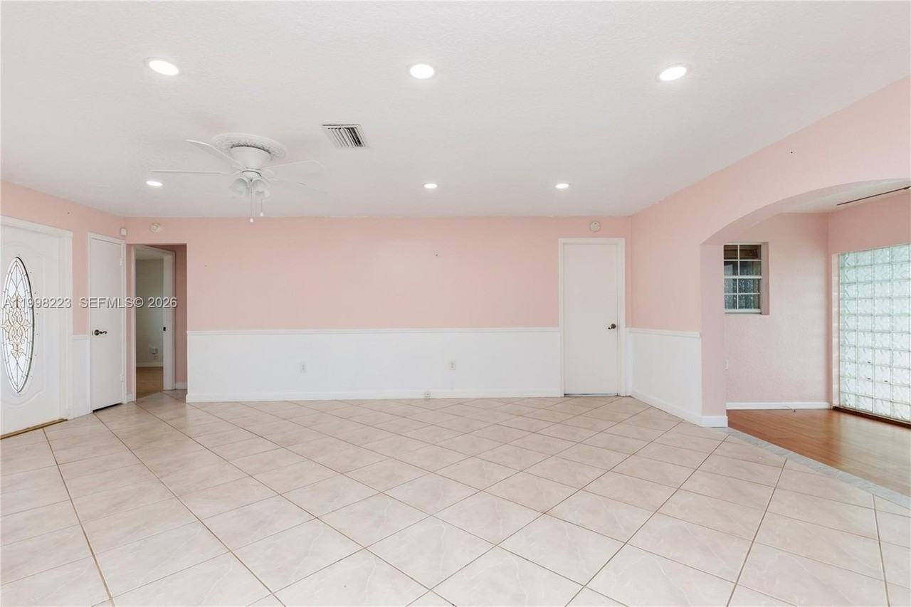 8970 Johnson St - Photo 7 of 50