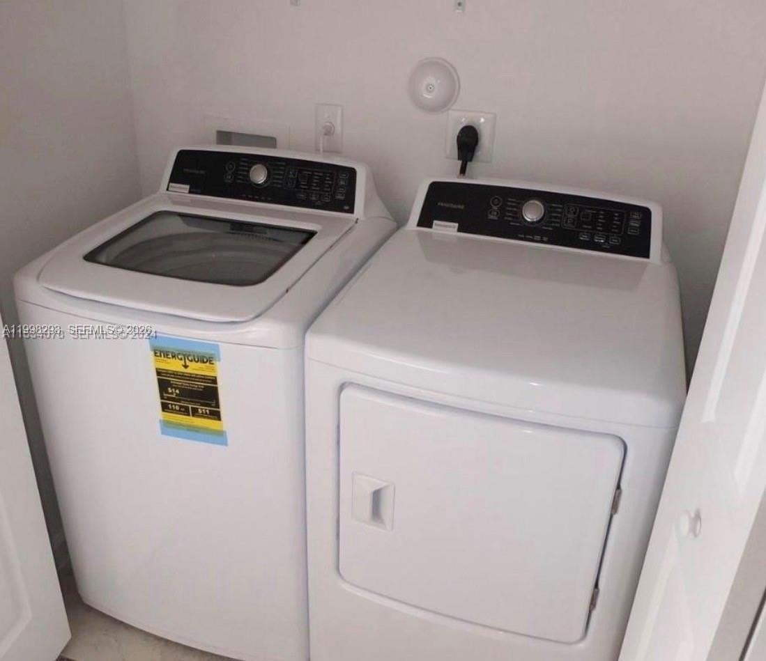 407 Ne 208th Ter - Photo 7 of 7