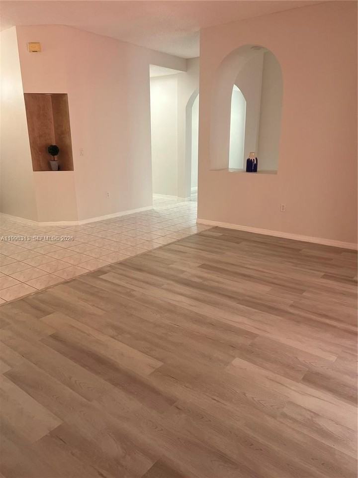 15761 Sw 148th Ter - Photo 5 of 17