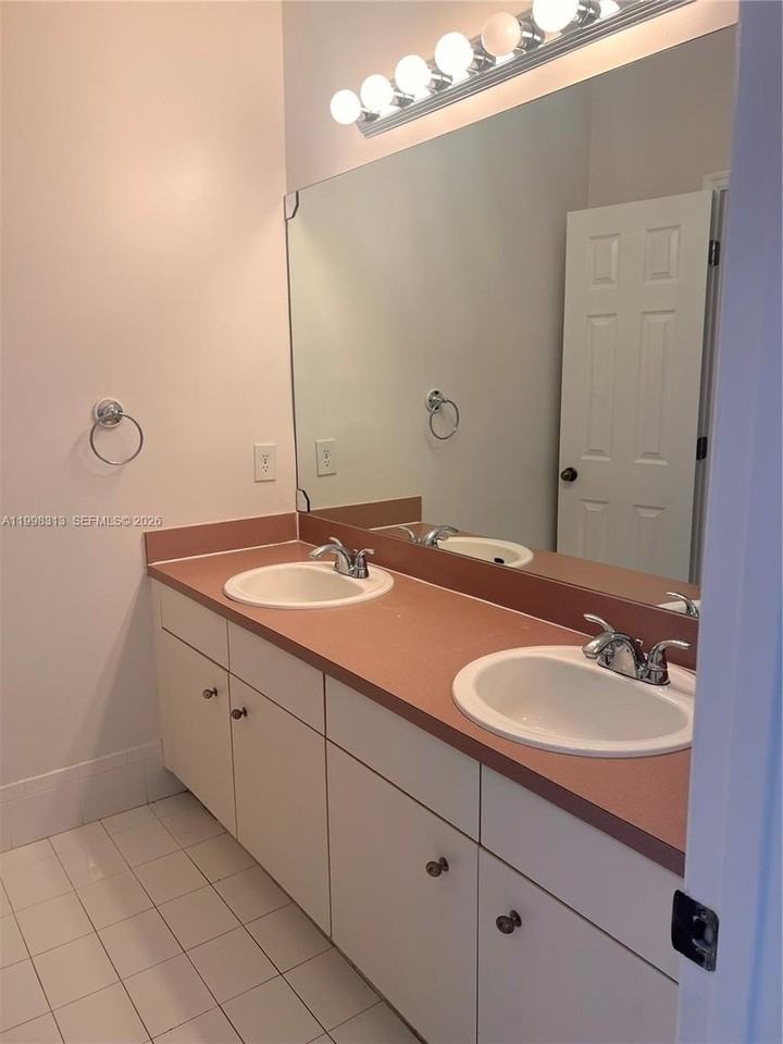 15761 Sw 148th Ter - Photo 7 of 17