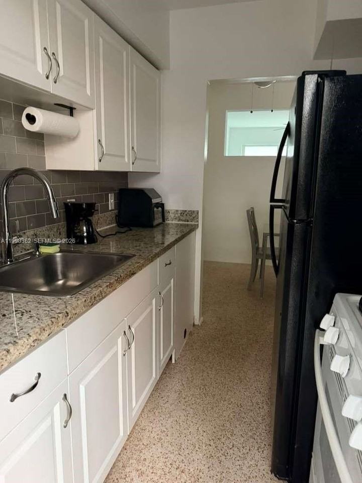 790 81st St #3 - Photo 2 of 14