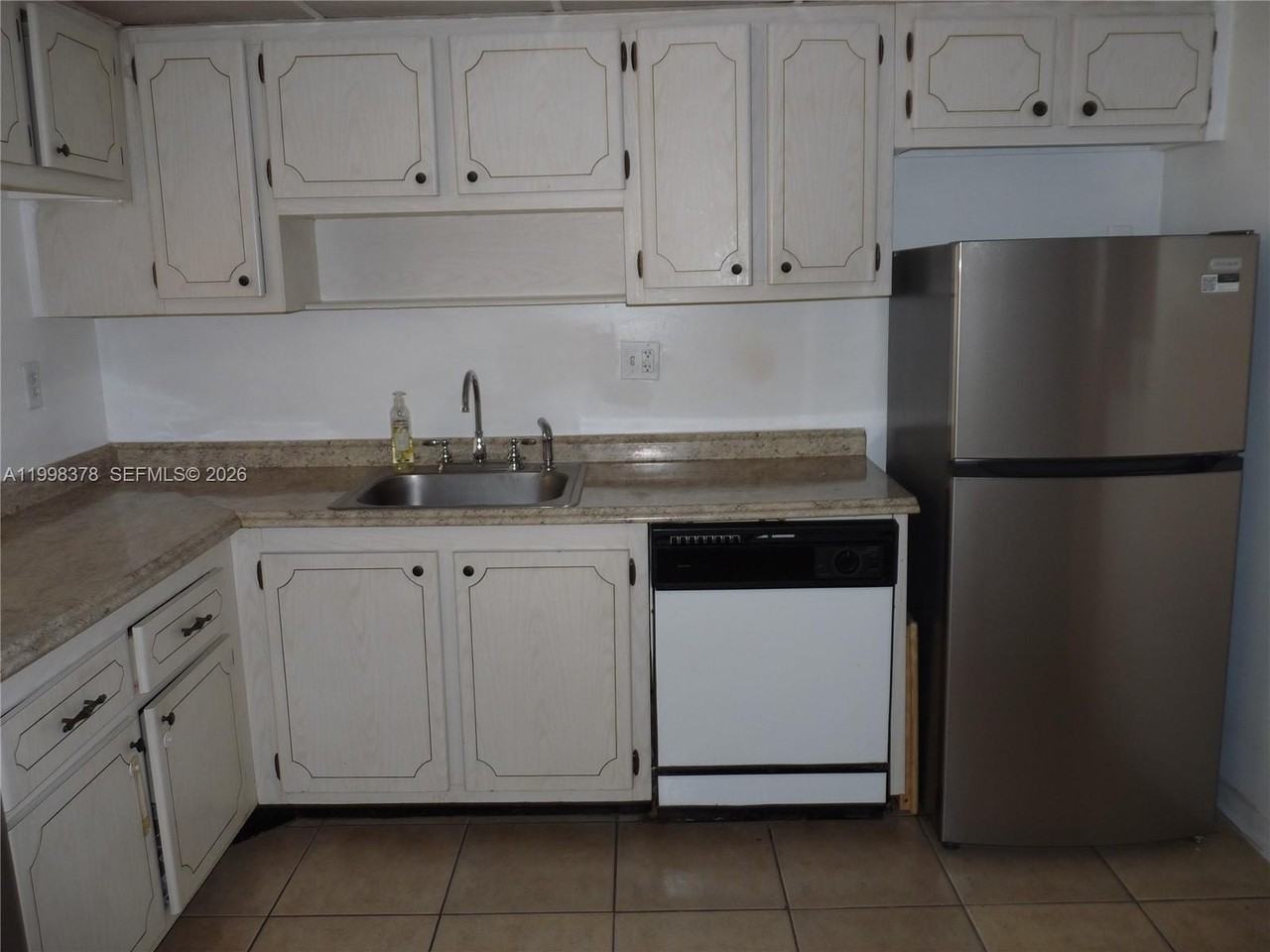 14525 N Kendall Dr #102J - Photo 4 of 24