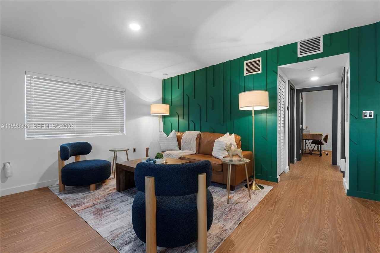 1428 Ne 153rd Ter - Photo 5 of 32