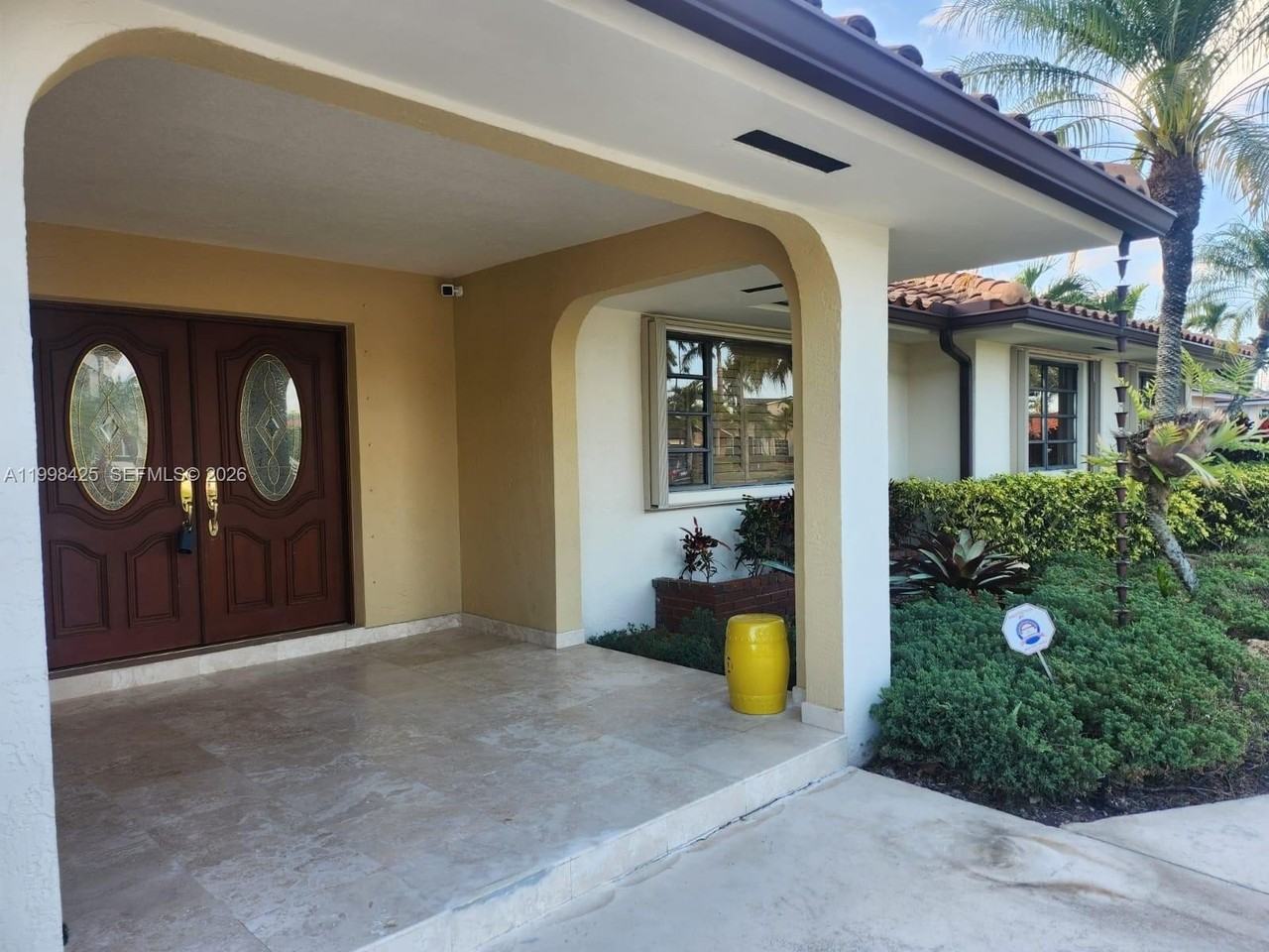 2980 Sw 111th Ave - Photo 2 of 39