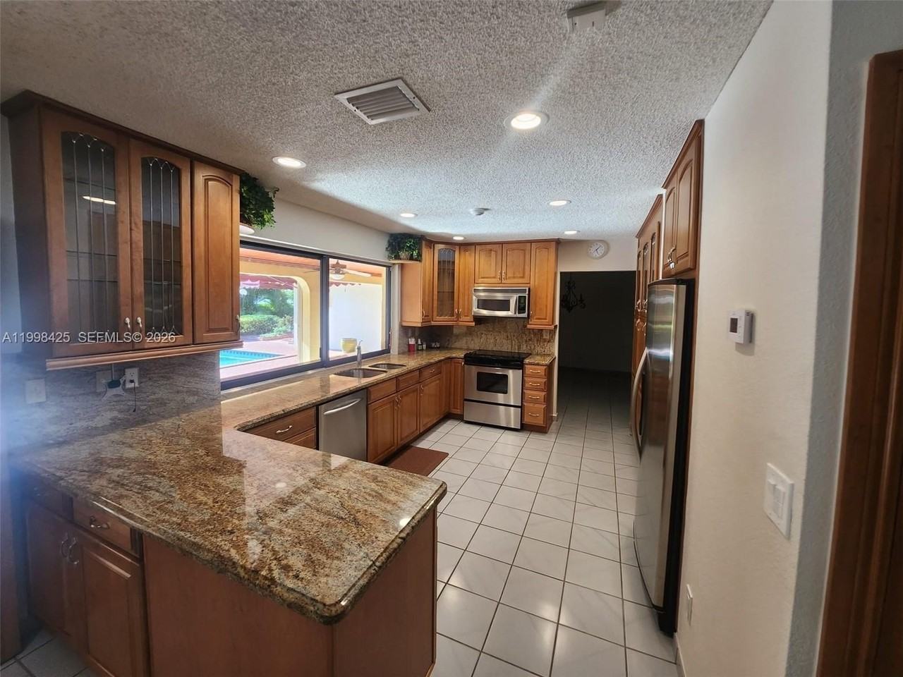 2980 Sw 111th Ave - Photo 4 of 39