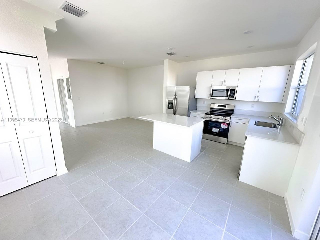 16269 Sw 292nd St #16269 - Photo 5 of 21