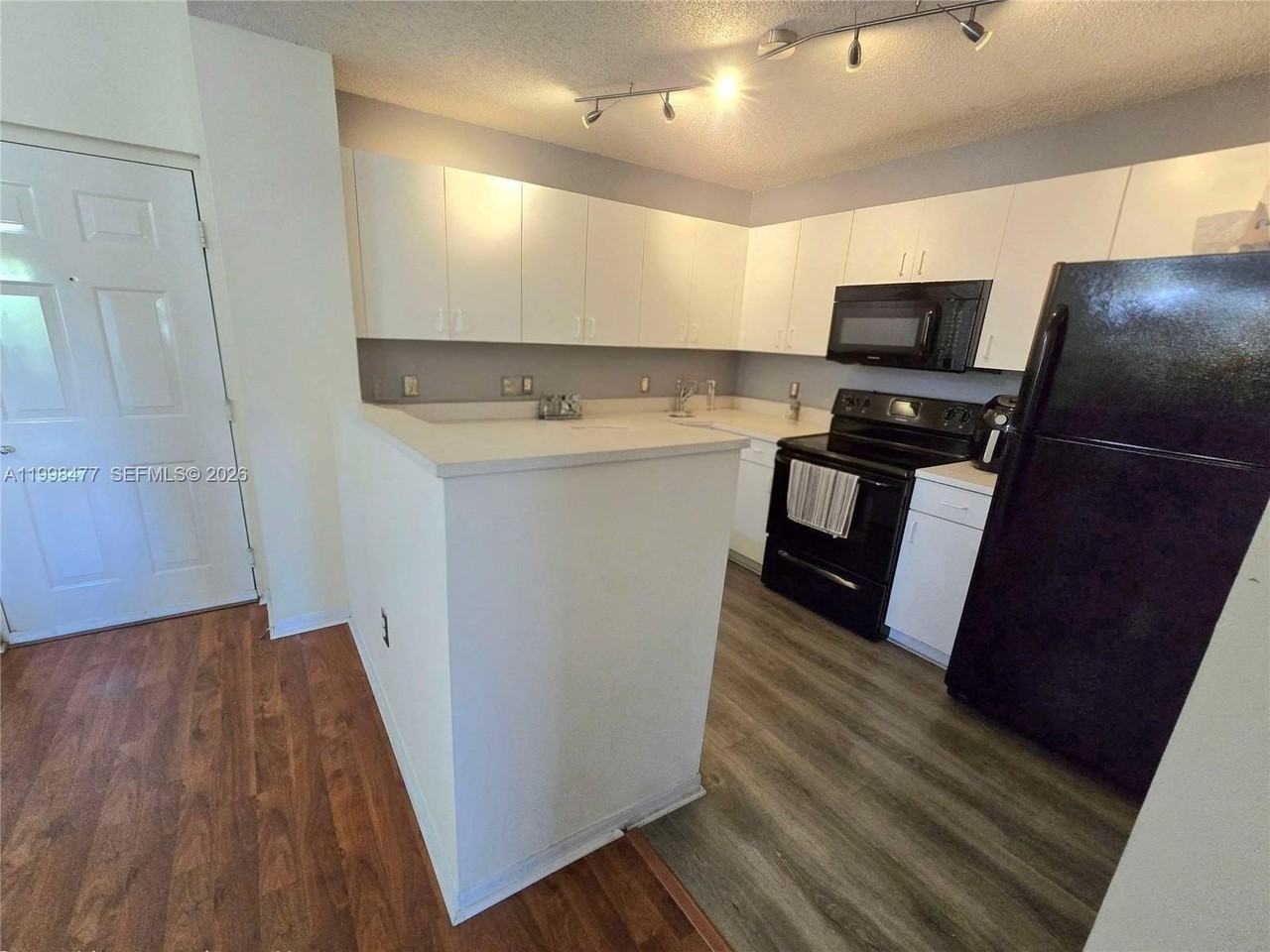4320 Nw 107th Ave #307-1 - Photo 3 of 21