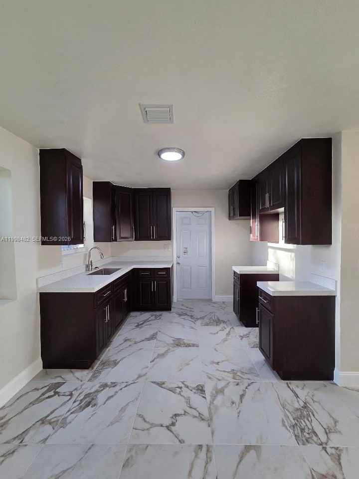 295 Nw 48th St #0 - Photo 7 of 12
