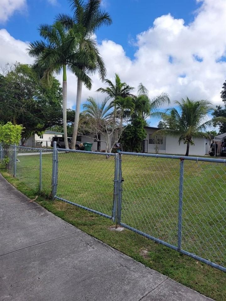 26925 Sw 145th Ave - Photo 3 of 24