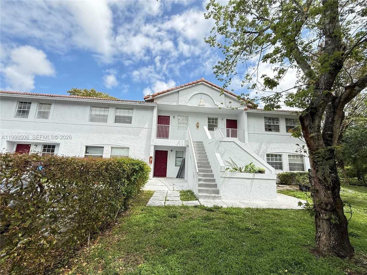 4295 Nw 114th Ter #4295 - Photo 3 of 15