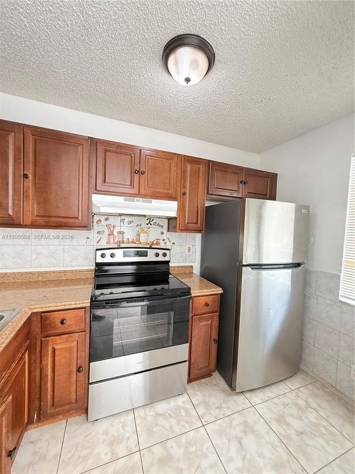 4295 Nw 114th Ter #4295 - Photo 4 of 15