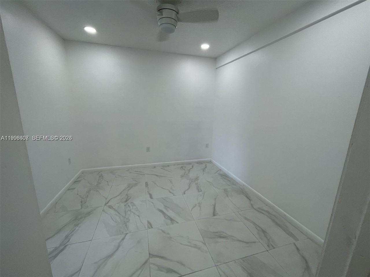 3403 Sw 150th Ct #1 - Photo 4 of 6