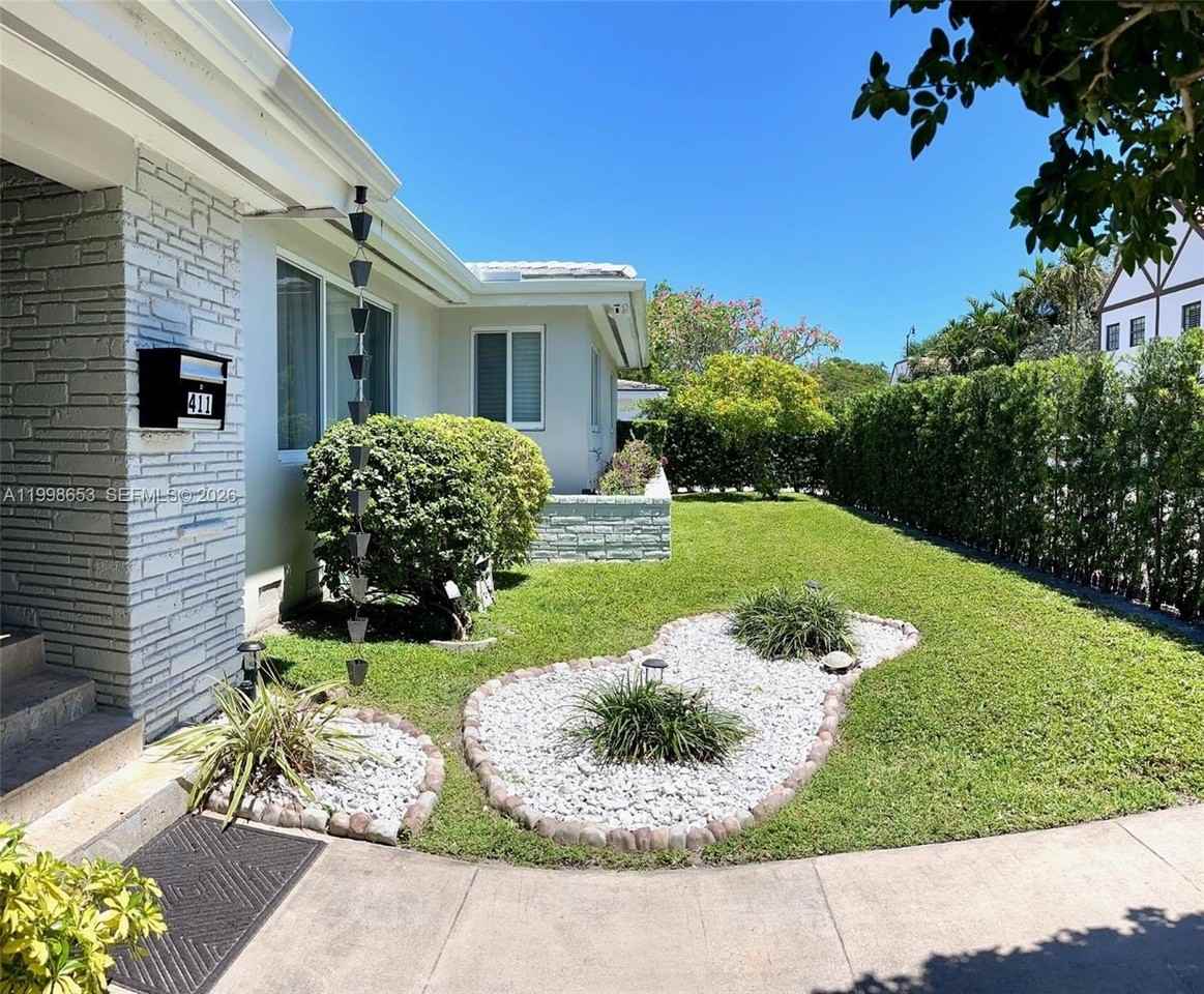 411 Alesio Ave - Photo 3 of 22