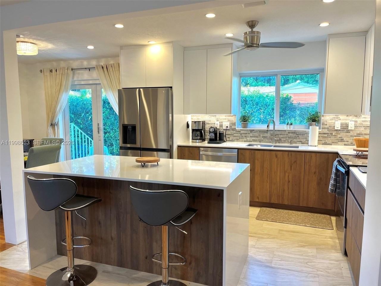 411 Alesio Ave - Photo 4 of 22