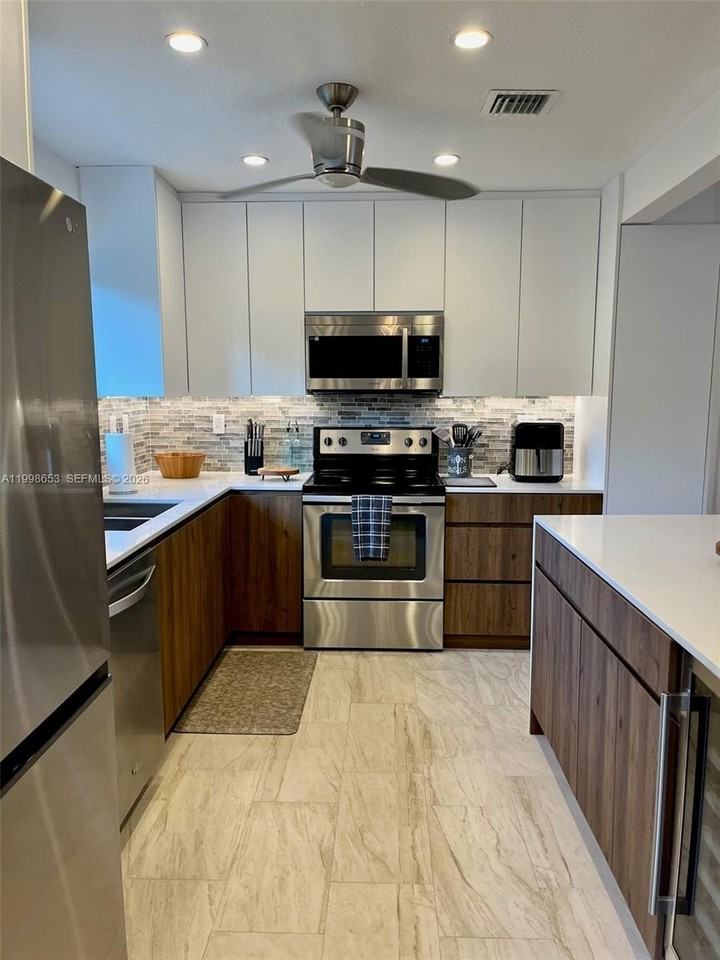 411 Alesio Ave - Photo 6 of 22