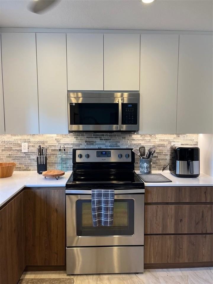 411 Alesio Ave - Photo 7 of 22