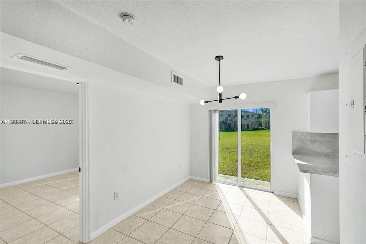 3398 Ne 9th Dr #104 - Photo 5 of 17