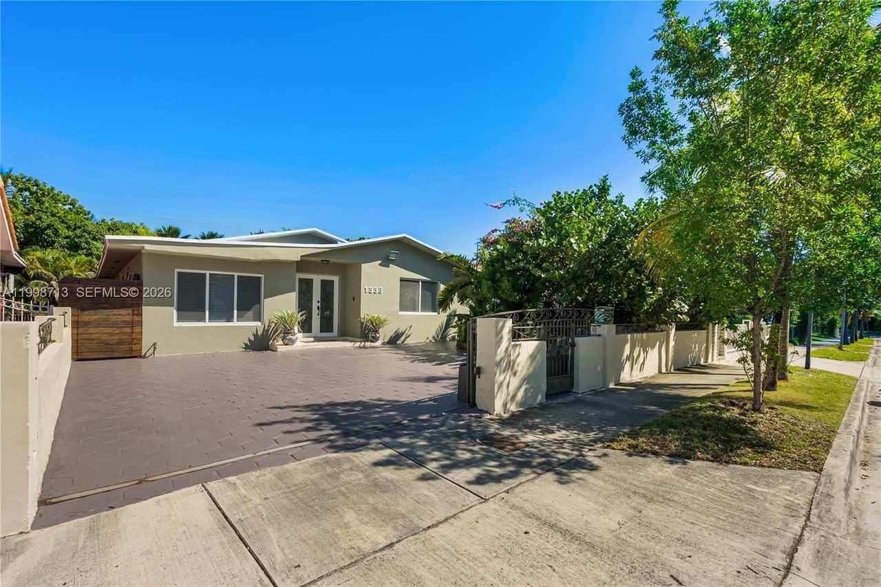 1333 Sw 16th St - Photo 3 of 22